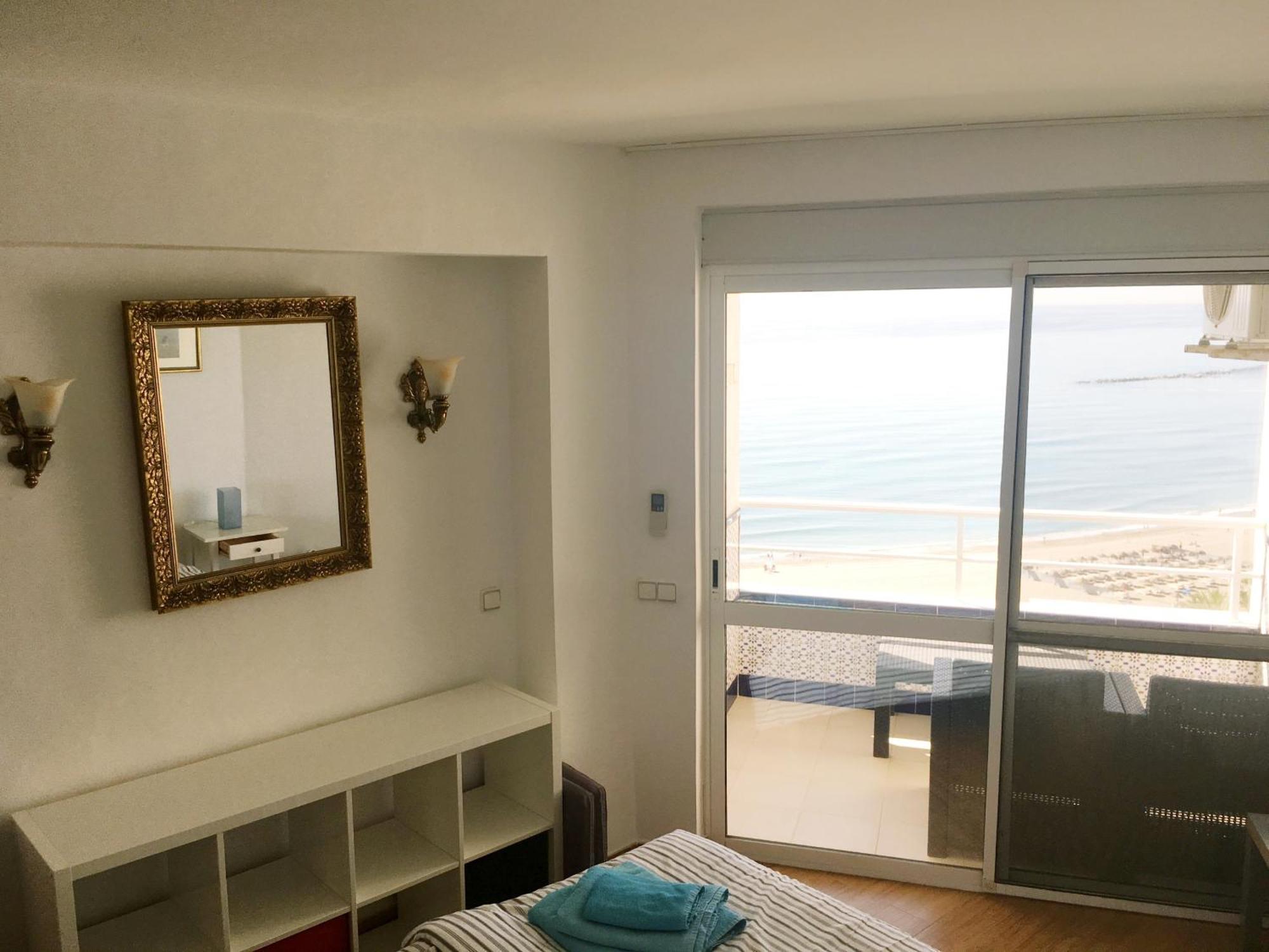 Lejlighed Deluxe Penthouse With Sea Views Near Puerto Marina