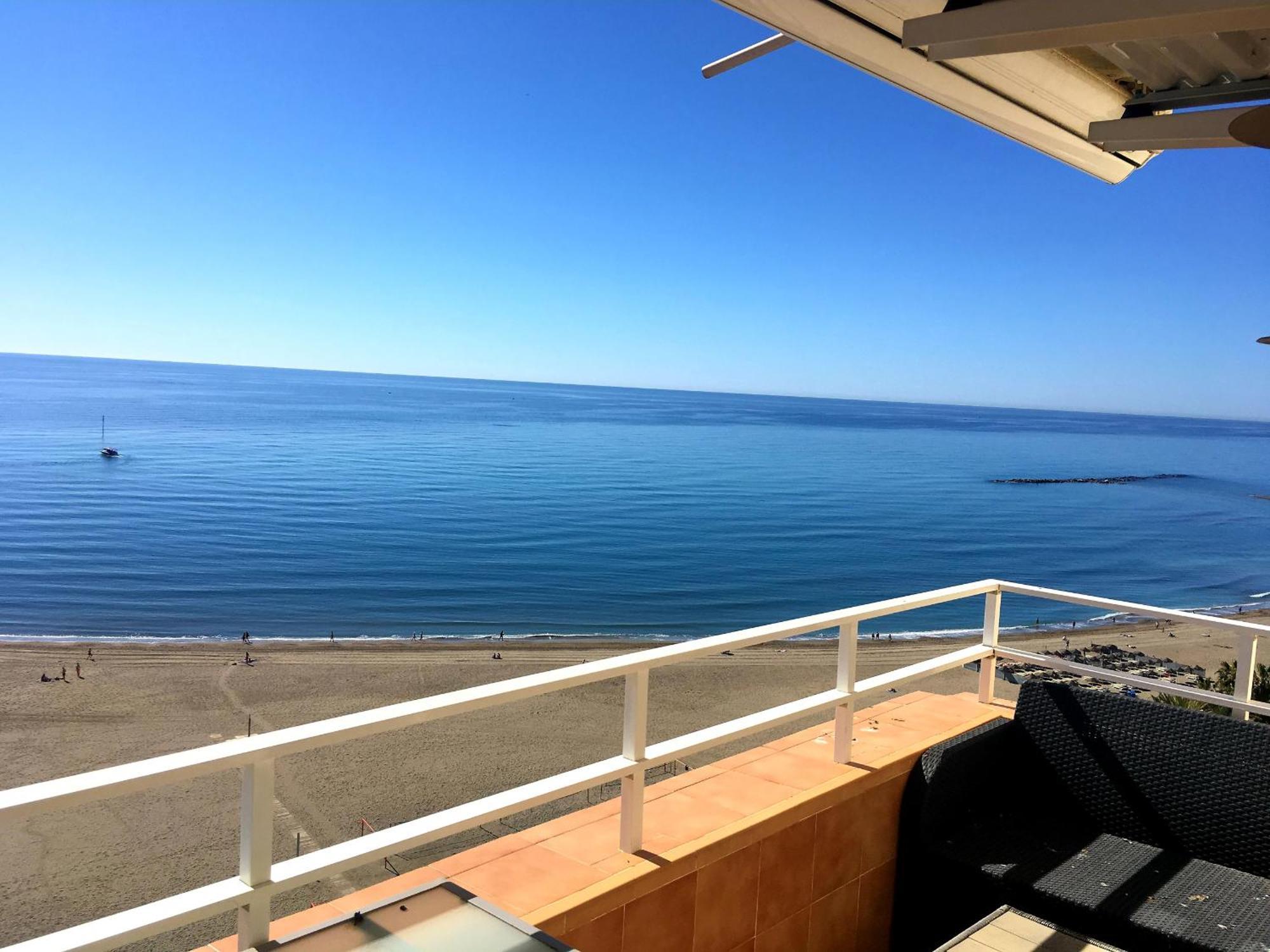 Deluxe Penthouse With Sea Views Near Puerto Marina Lejlighed *